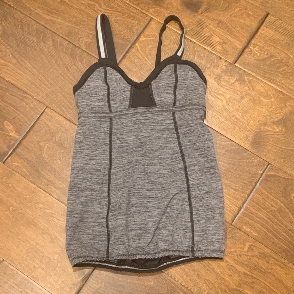 Lululemon light up tank Size 6